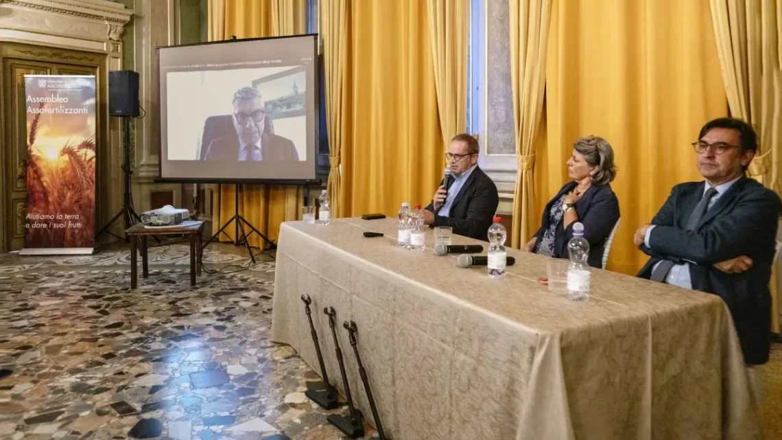 Paolo Girelli è il nuovo presidente di Assofertilizzanti – Federchimica Paolo Girelli è il nuovo presidente di Assofertilizzanti – Federchimica
