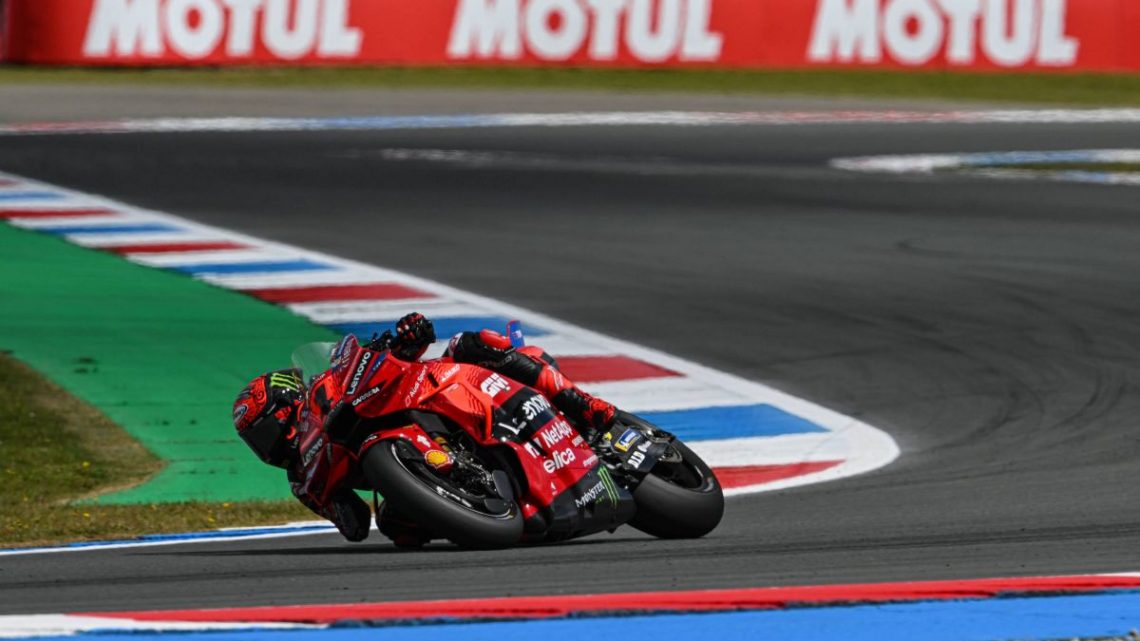 Pole da record per Bagnaia ad Assen, Martin e Vinales in prima fila Pole da record per Bagnaia ad Assen, Martin e Vinales in prima fila