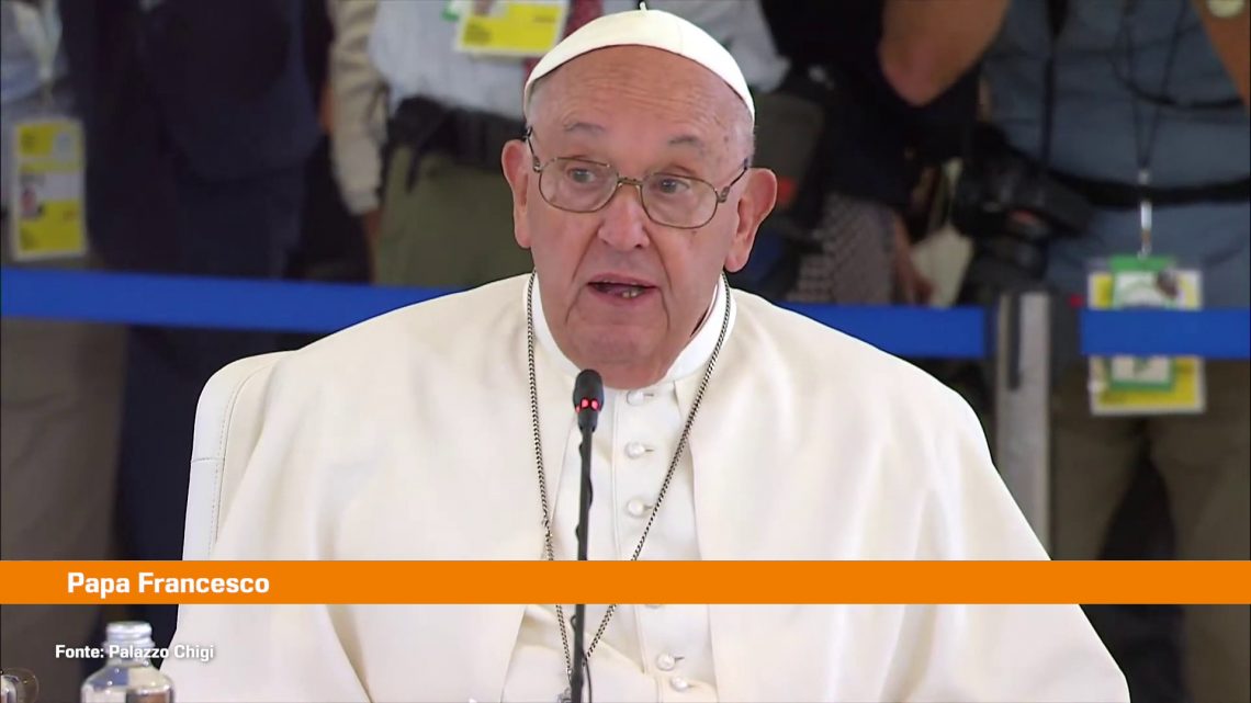 Papa “Intelligenza artificiale sia affascinante che tremenda” Papa “Intelligenza artificiale sia affascinante che tremenda”