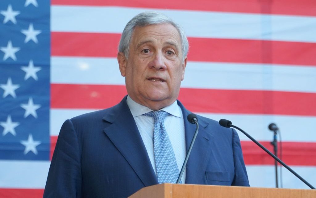 Ue, Tajani “Non ci si può precludere un dialogo a destra” Ue, Tajani “Non ci si può precludere un dialogo a destra”