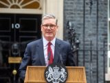 Starmer si insedia a Downing Street “Ricostruiremo la Gran Bretagna”