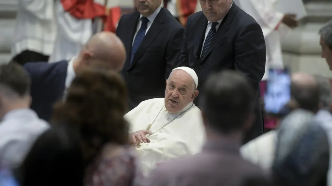 Papa Francesco “La democrazia non è in buona salute” Papa Francesco “La democrazia non è in buona salute”