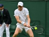 Sinner ai quarti a Wimbledon, Shelton battuto in tre set
