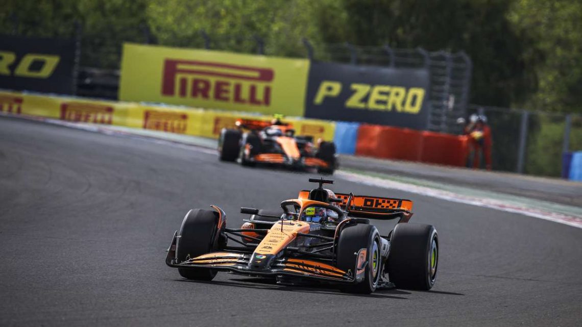 Trionfo McLaren in Ungheria, Norris cede la vittoria a Piastri Trionfo McLaren in Ungheria, Norris cede la vittoria a Piastri