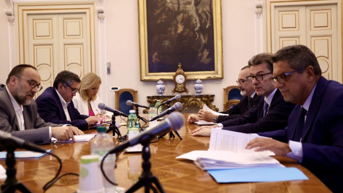 Frontalieri, accordo tra Mef e sindacati Frontalieri, accordo tra Mef e sindacati