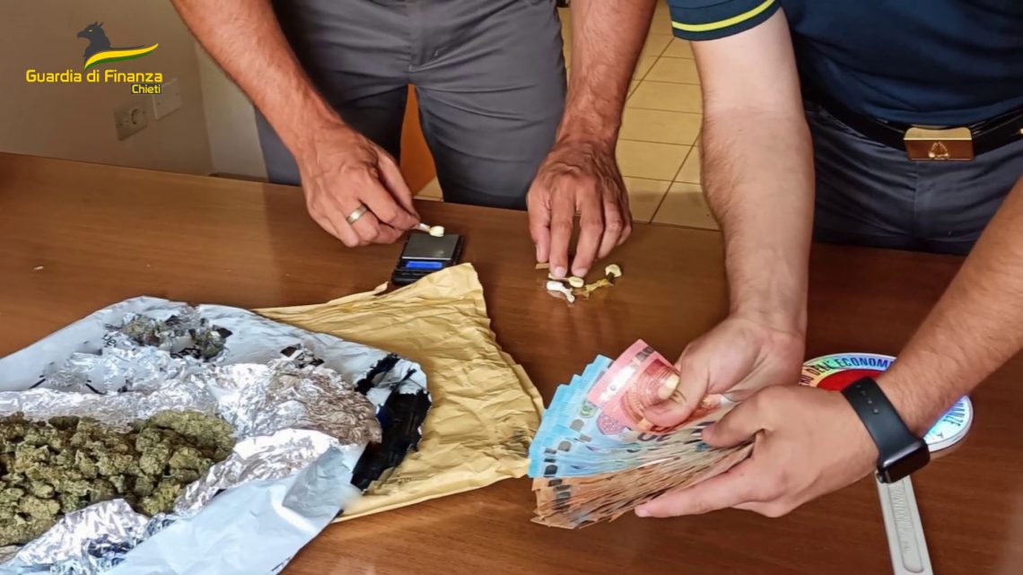 A Chieti la Gdf intercetta pacco di droga spedito dalla Spagna A Chieti la Gdf intercetta pacco di droga spedito dalla Spagna