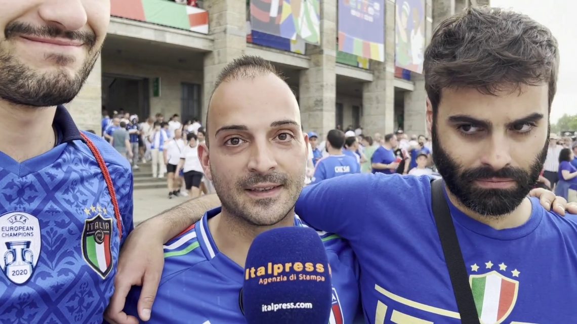 Tifosi azzurri con poca voglia di parlare dopo l’eliminazione europea Tifosi azzurri con poca voglia di parlare dopo l’eliminazione europea
