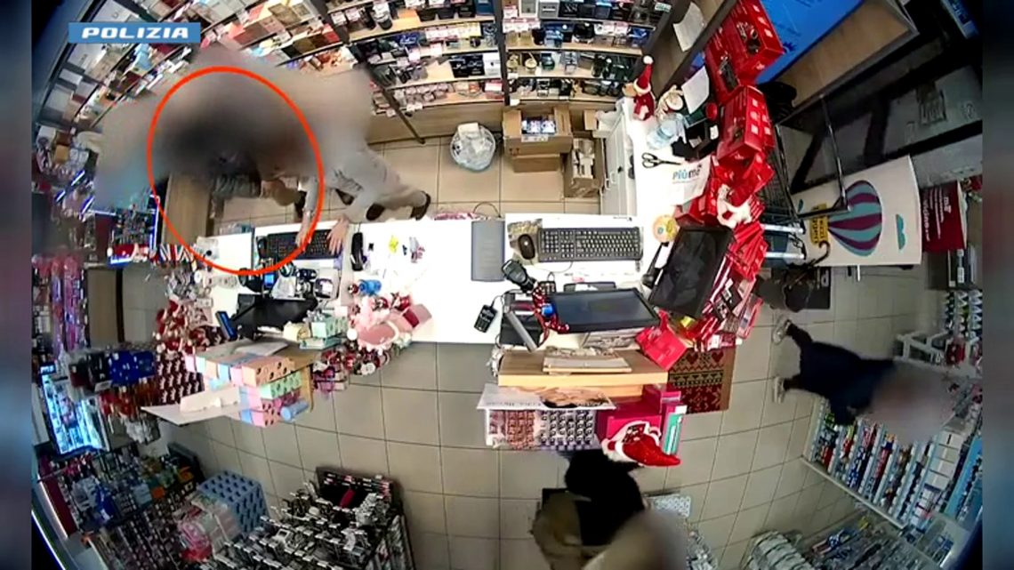 Milano, arrestato rapinatore seriale di farmacie e negozi Milano, arrestato rapinatore seriale di farmacie e negozi