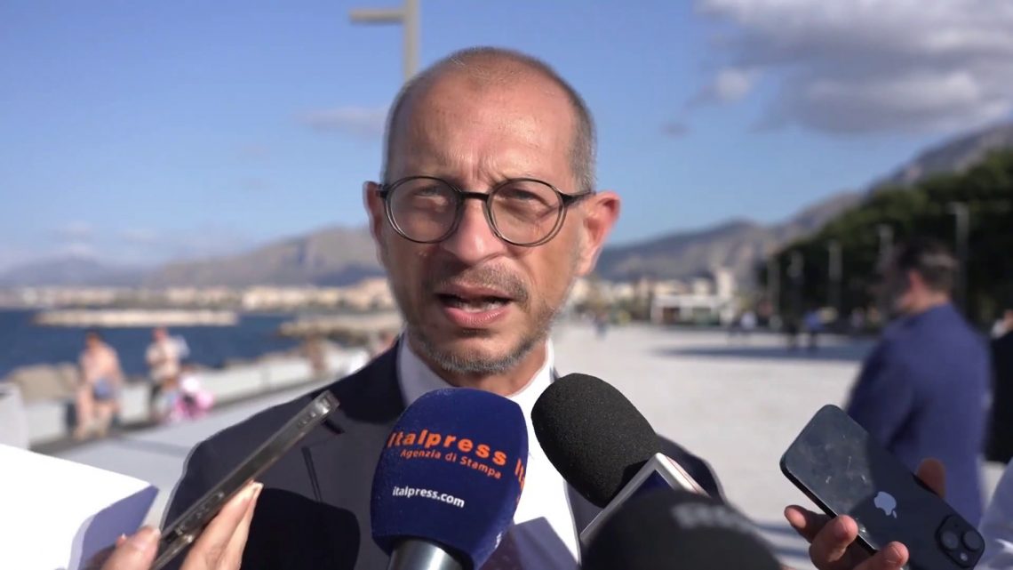Palermo, Carta “Un concorso di idee per ripensare il Foro Italico” Palermo, Carta “Un concorso di idee per ripensare il Foro Italico”