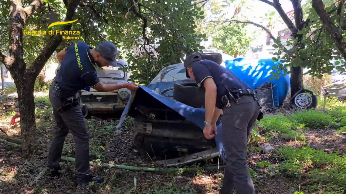 Scoperta una discarica abusiva nel Salernitano, una denuncia Scoperta una discarica abusiva nel Salernitano, una denuncia