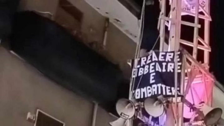 Striscione fascista ai Gigli di Brusciano