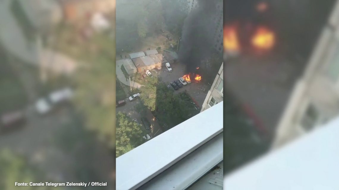 Raid russi a Kharkiv, Zelensky “Colpiti i civili” Raid russi a Kharkiv, Zelensky “Colpiti i civili”