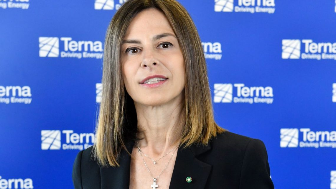 Terna, autorizzato il nuovo elettrodotto che collega Sicilia e Calabria Terna, autorizzato il nuovo elettrodotto che collega Sicilia e Calabria