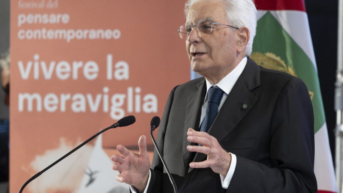 Mattarella ai giovani “Pensare è un esercizio di cittadinanza” Mattarella ai giovani “Pensare è un esercizio di cittadinanza”