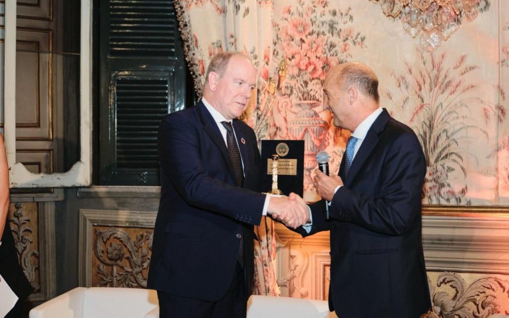 Il “Premio Internazionale Magna Grecia” al Principe Alberto di Monaco Il “Premio Internazionale Magna Grecia” al Principe Alberto di Monaco