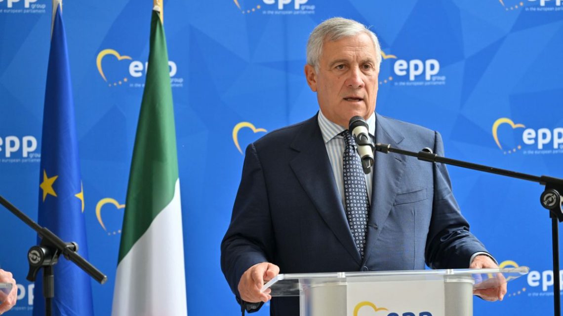 Tajani “Combattimenti in corso, gli italiani lascino il Libano” Tajani “Combattimenti in corso, gli italiani lascino il Libano”
