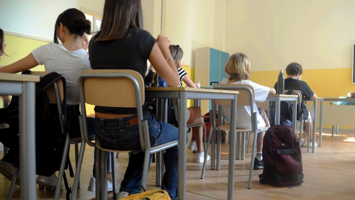 Scuola, Italia deferita alla Corte Ue per abuso di contratti a termine Scuola, Italia deferita alla Corte Ue per abuso di contratti a termine