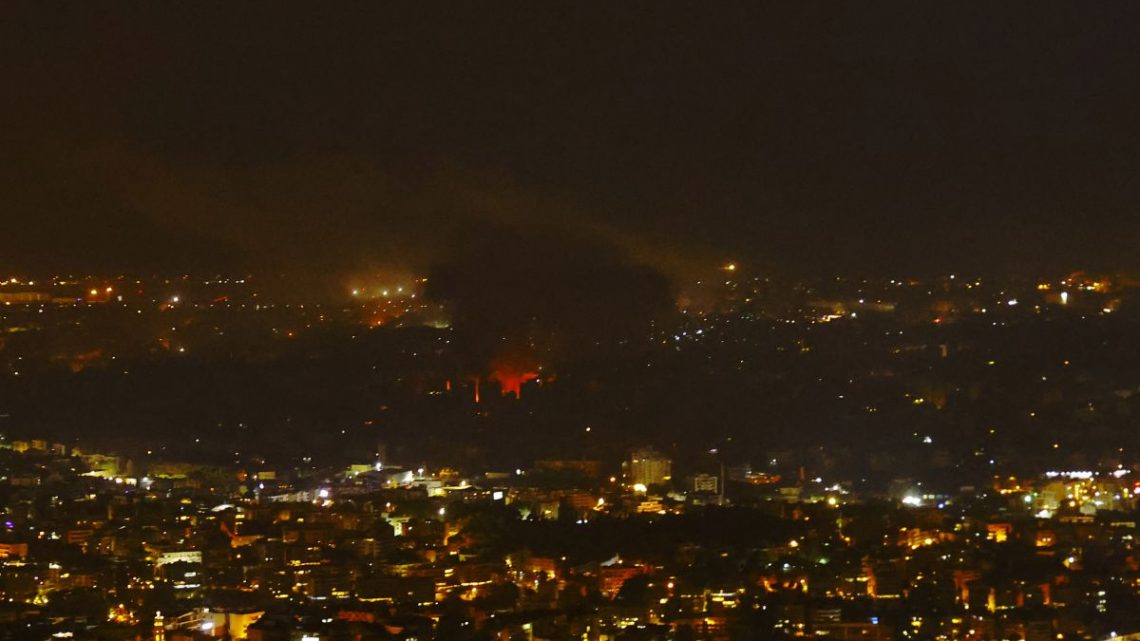 Notte di raid israeliani a Beirut, nel mirino i vertici di Hezbollah Notte di raid israeliani a Beirut, nel mirino i vertici di Hezbollah
