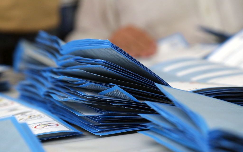 Elezioni Regionali in Liguria, aperti i seggi dalle 7 di questa mattina Elezioni Regionali in Liguria, aperti i seggi dalle 7 di questa mattina