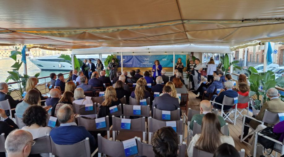 Ultima tappa a Genova per la campagna di Marevivo “Il mare a scuola” Ultima tappa a Genova per la campagna di Marevivo “Il mare a scuola”