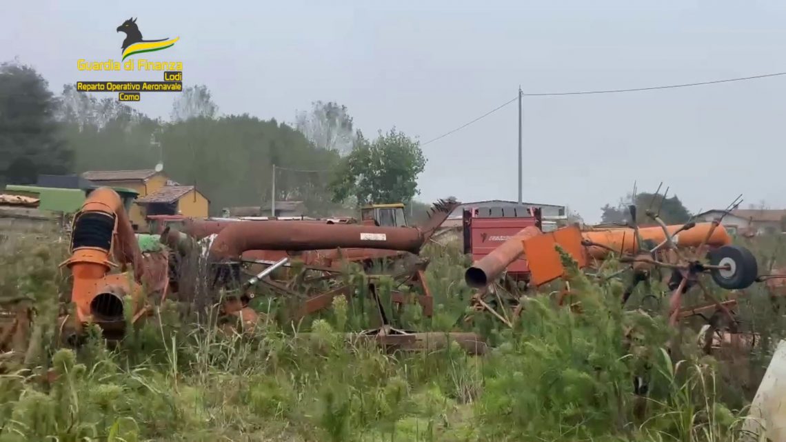Scoperta a Lodi maxi discarica abusiva, le immagini dall’elicottero Scoperta a Lodi maxi discarica abusiva, le immagini dall’elicottero