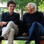 Domenica 3 novembre Gianmarco Carroccia e Mogol al Teatro Lirico Giorgio Gaber di Milano presentano Emozioni, la mia vita in canzone, concerto narrato per raccontare Lucio Battisti.