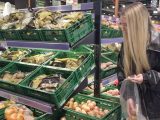 Consumi in calo, il Sud cresce più del Nord ma il divario resta ampio