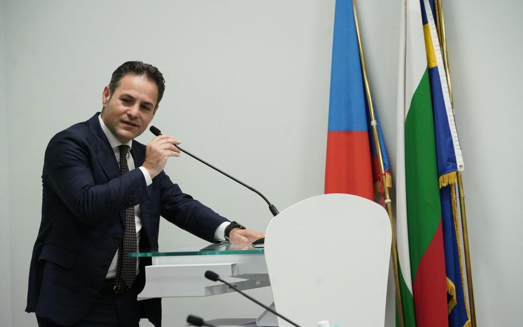 PA digitale: la Fondazione Aidr si congratula con l’Ingegnere Maurizio Stumbo per la prestigiosa nomina a direttore Ingegneria, Infrastrutture e Data Center di Sogei PA digitale: la Fondazione Aidr si congratula con l’Ingegnere Maurizio Stumbo per la prestigiosa nomina a direttore Ingegneria, Infrastrutture e Data Center di Sogei