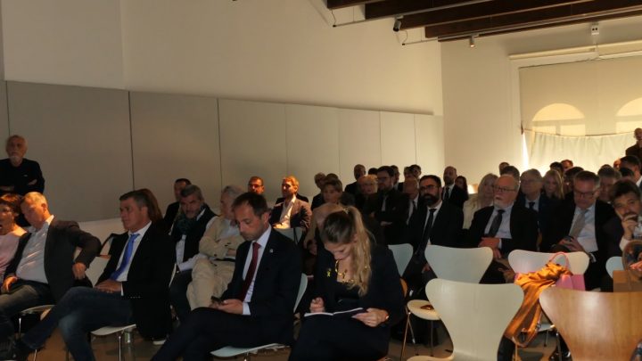 Ricostruzione in Ucraina, Renouva presenta le opportunità per le imprese italiane