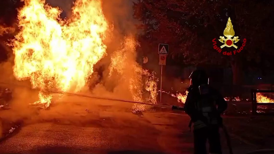 Esplosione in villetta nel vicentino, in azione 30 Vigili del Fuoco Esplosione in villetta nel vicentino, in azione 30 Vigili del Fuoco
