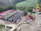 Famiglia recuperata con l’elicottero nel Bolognese, le immagini