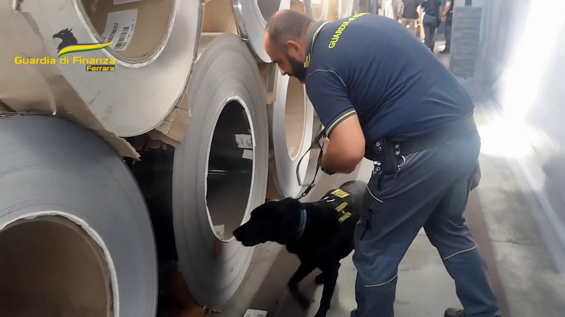 Importavano acciaio evadendo tributi, sequestro a Ferrara Importavano acciaio evadendo tributi, sequestro a Ferrara