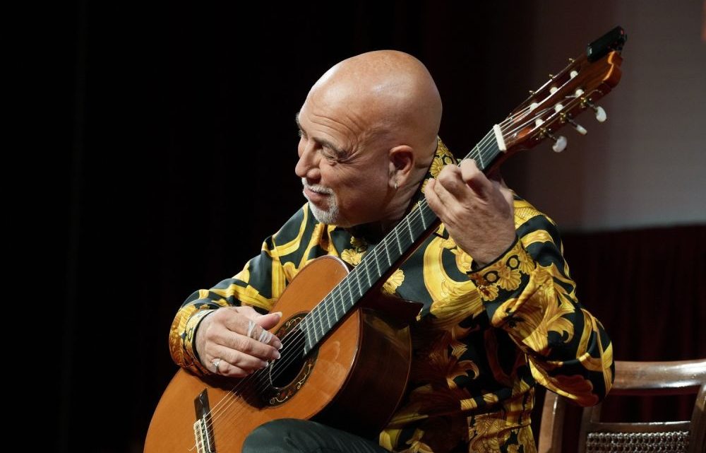 La chitarra di Roberto Ferri incanta al X Sanremo International Guitar Festival Competition La chitarra di Roberto Ferri incanta al X Sanremo International Guitar Festival Competition