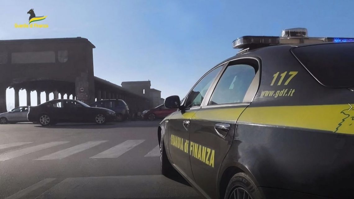 Maxi operazione anti droga tra la Lombardia e la Calabria, 20 arrestati Maxi operazione anti droga tra la Lombardia e la Calabria, 20 arrestati