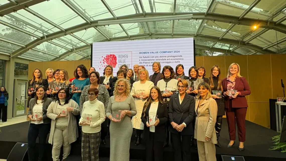 Intesa Sanpaolo, un miliardo di euro per l’imprenditoria femminile Intesa Sanpaolo, un miliardo di euro per l’imprenditoria femminile