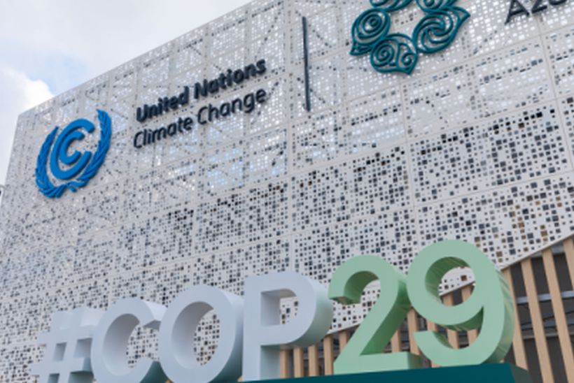 Cop29, accordo per 300 miliardi di dollari annui ai più Paesi poveri Cop29, accordo per 300 miliardi di dollari annui ai più Paesi poveri