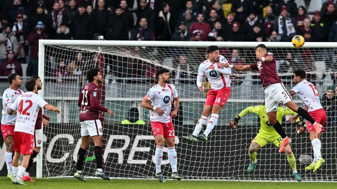 Torino-Monza 1-1, Djuric risponde a Masina Torino-Monza 1-1, Djuric risponde a Masina