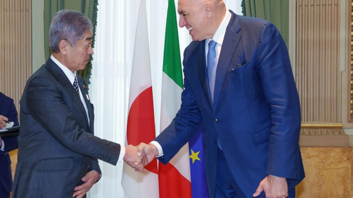 Difesa, firmato accordo tra Italia e Giappone Difesa, firmato accordo tra Italia e Giappone