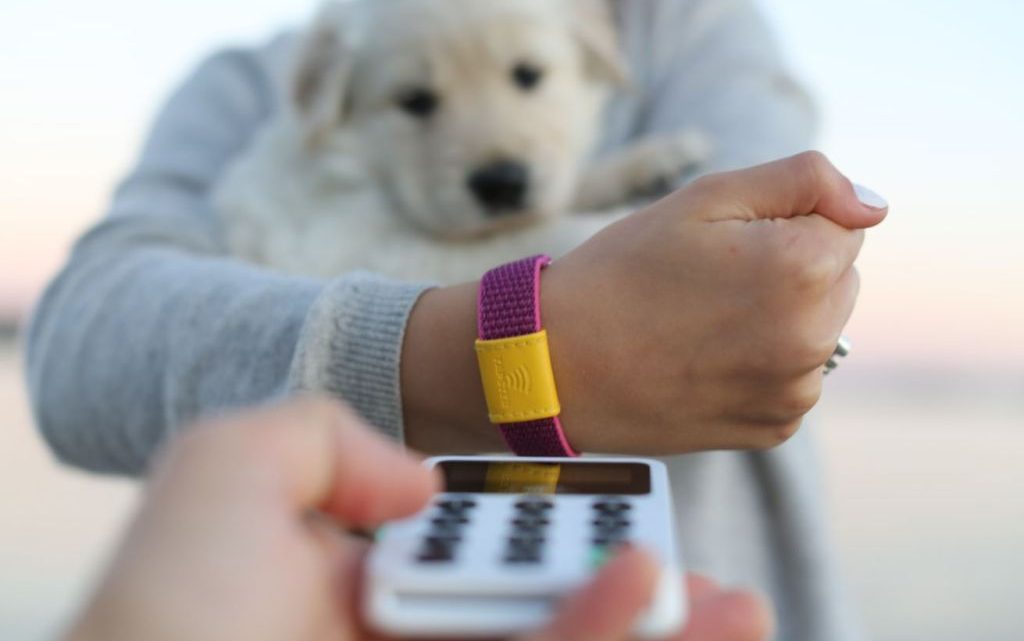 Intesa Sanpaolo e Mastercard con Tapster, arriva il Payment Bracelet Intesa Sanpaolo e Mastercard con Tapster, arriva il Payment Bracelet