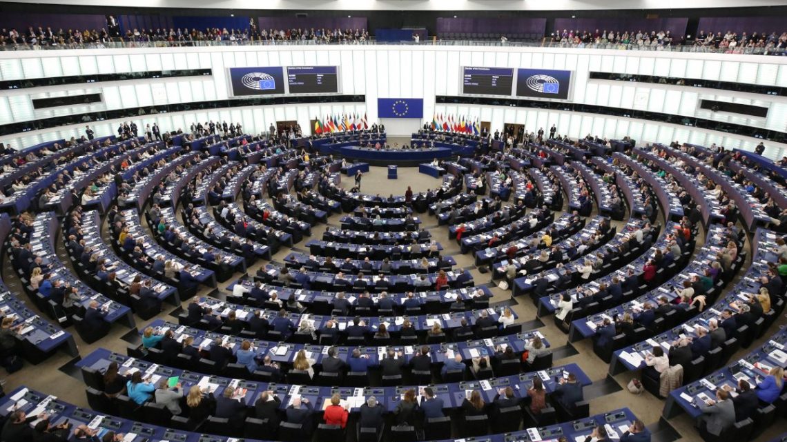 Parlamento Ue “Rafforzare il sostegno militare all’Ucraina” Parlamento Ue “Rafforzare il sostegno militare all’Ucraina”