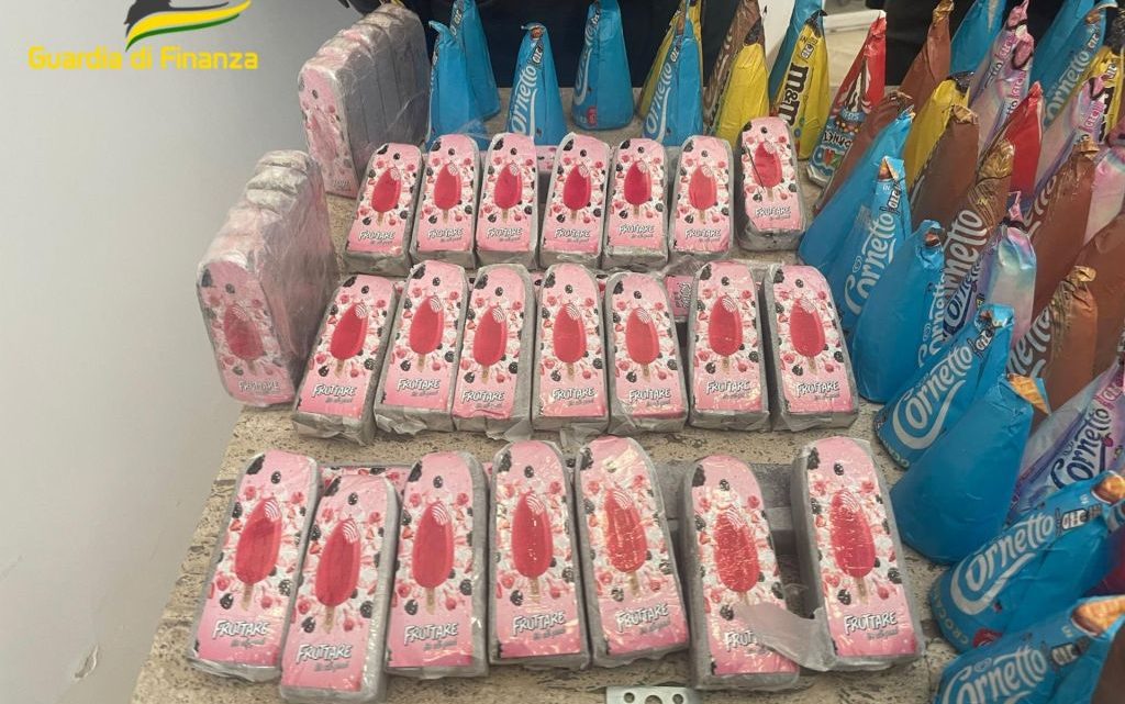 Duro colpo alle piazze di spaccio di Roma, sequestrati 55 kg di droga Duro colpo alle piazze di spaccio di Roma, sequestrati 55 kg di droga