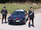 Napoli: blitz anticriminalità. Sequestro di armi e droga.