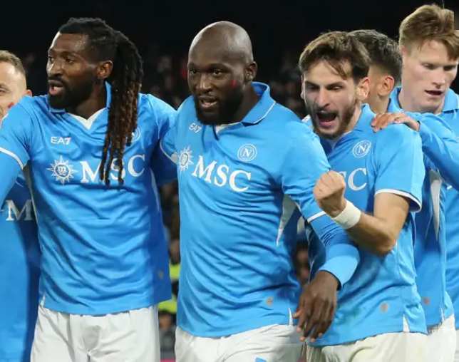 Serie A, Il Napoli batte la Roma e torna in vetta
