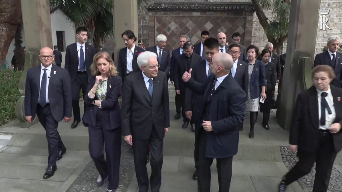 Cina, Mattarella visita il cimitero dei missionari cattolici Cina, Mattarella visita il cimitero dei missionari cattolici