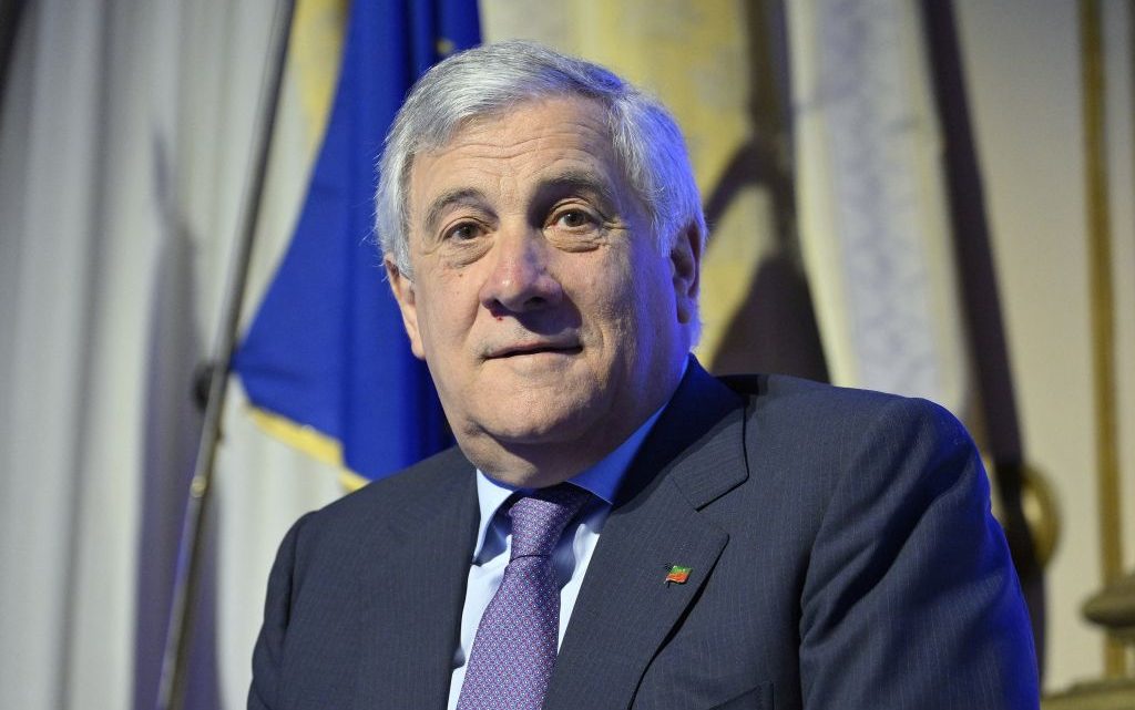 Siria, Tajani “Da ribelli messaggi positivi. Sospese procedure visti” Siria, Tajani “Da ribelli messaggi positivi. Sospese procedure visti”