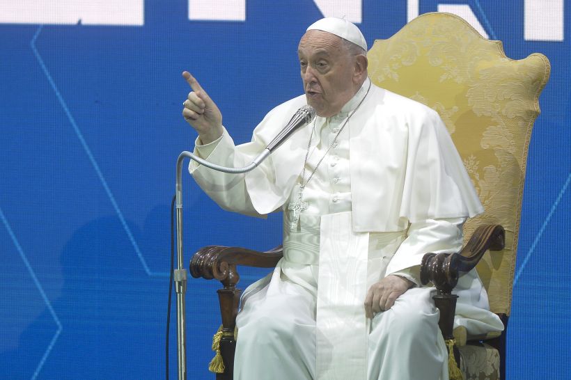Papa “Auspico stabilità e pace per la Siria” Papa “Auspico stabilità e pace per la Siria”