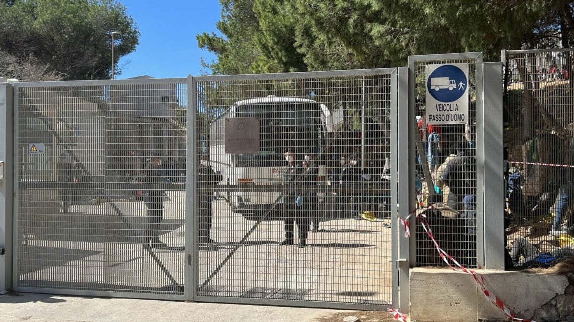 Bimba sopravvissuta a naufragio, trasferita nell’hotspot di Lampedusa Bimba sopravvissuta a naufragio, trasferita nell’hotspot di Lampedusa