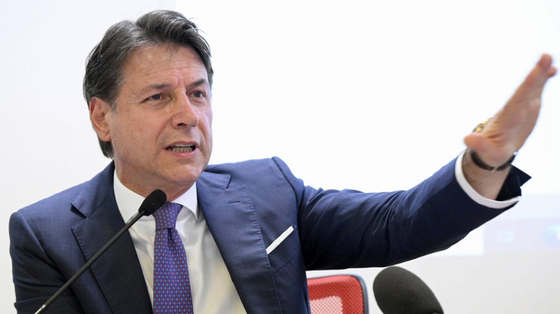 Ue, Conte “Non è una Commissione ma un gabinetto di guerra” Ue, Conte “Non è una Commissione ma un gabinetto di guerra”