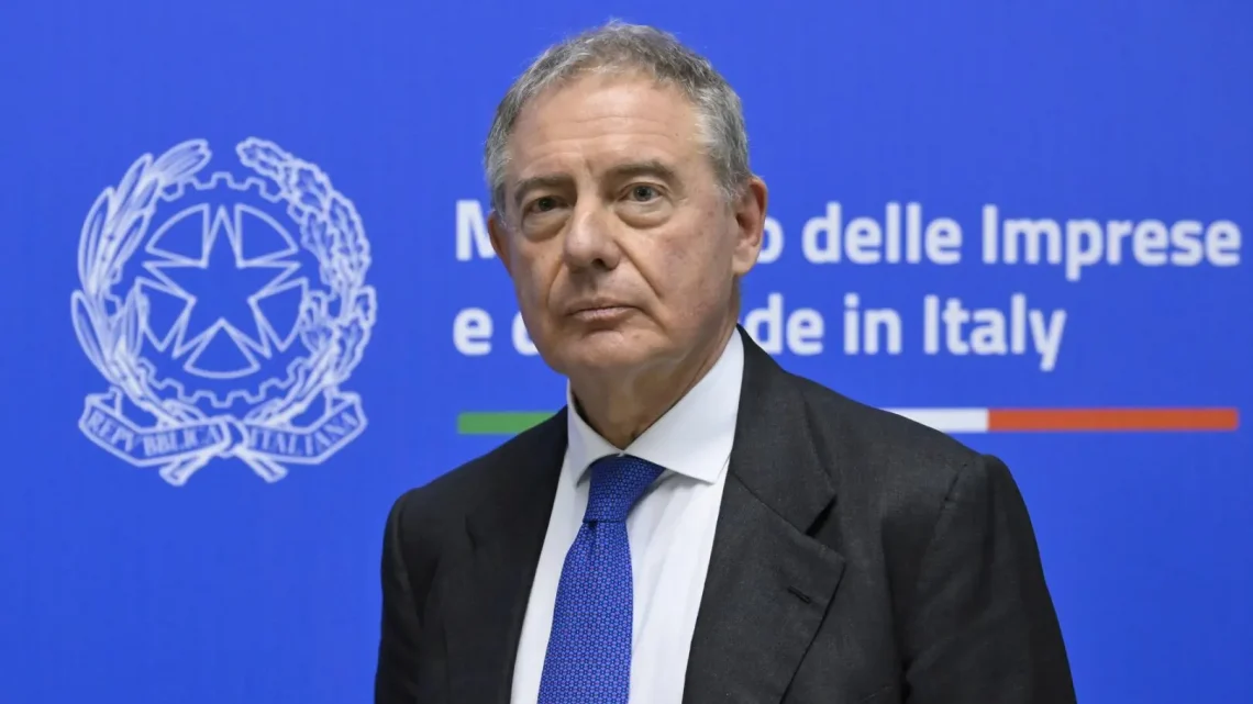Urso “Nuove regole per il settore auto e un piano Ue con risorse comuni” Urso “Nuove regole per il settore auto e un piano Ue con risorse comuni”