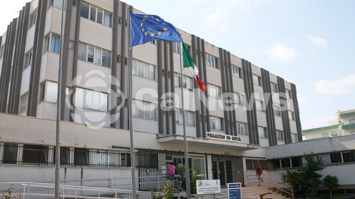 Scalea: la mozione di sfiducia al Sindaco Giacomo Perrotta non passa, ma la crisi politica resta.